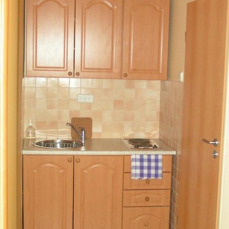 Kucko Panzio Gyor Apartment Exterior foto