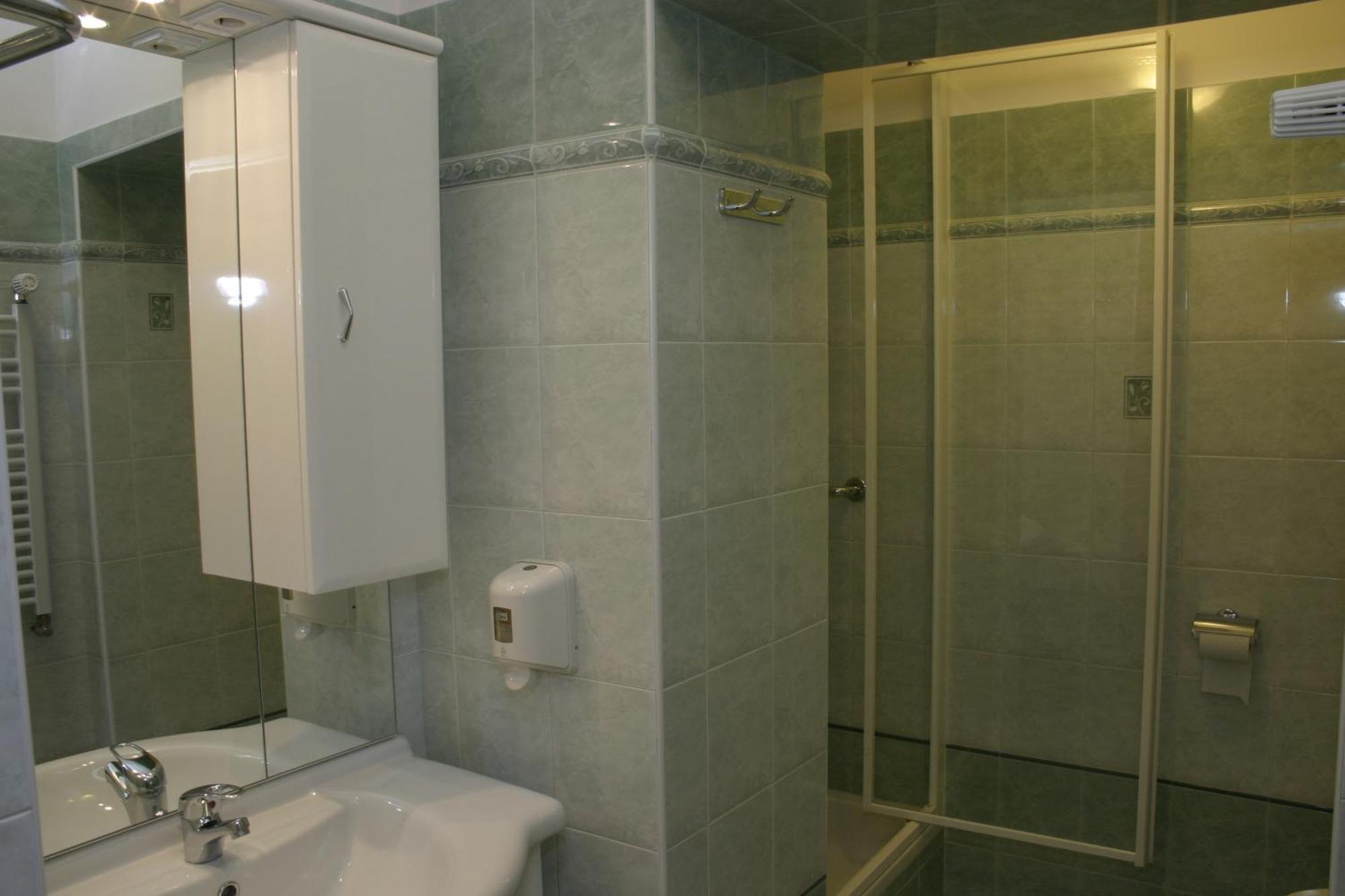 Kucko Panzio Gyor Apartment Exterior foto